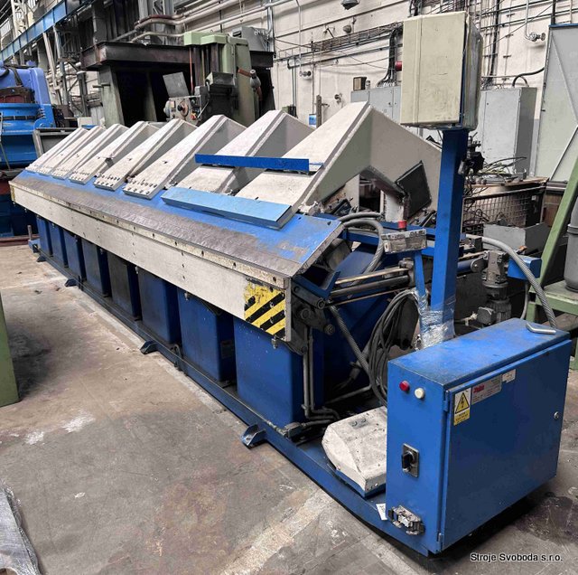 Hydraulická ohýbačka plechů OHP-2-6/8 (Hydraulicka ohybacka plechu OHP-2-6-8 (1).jpg)